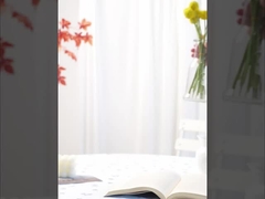 Симулированные цветы с высококлассным и реалистичным ощущением, с золотыми шарами, мягкие декорации отеля