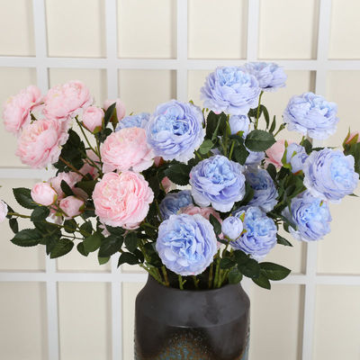 Купить Гостиная отеля украшена цветочными аранжировками с искусственными пиониками Производство в сети