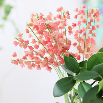 Купить Симулированный цветок мягкая резина деревня маленький висячий колокол, лилия долины маленький букет, поддельный цветок, ветровой колокол цветок, свадебный фотореквизит Производство в сети