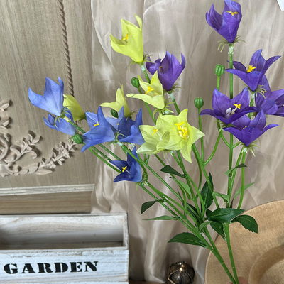 Хорошая цена. Маленькая симуляция Campanula искусственный искусственный цветок пучок шелковый цветок искусственный пластиковый цветок высококлассный гардероб гостиной свадебный цветочный аранжимент онлайн