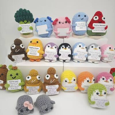 Купить Amigurumi Animal Gift Crochet Toy Plush Doll Hand Braided Crochet Bauble Juguete Toy Эмоциональная поддержка Карта положительного одобрения Производство в сети
