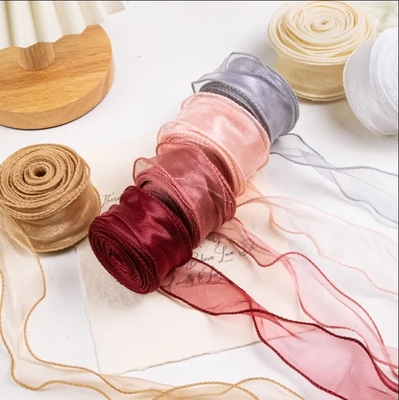 Хорошая цена. Цветная ленточка Organza Ролл Декоративный подарок Уорп Блестящая проволока Шелковая лента Для цветочных подарков Упаковка аксессуары DIY онлайн