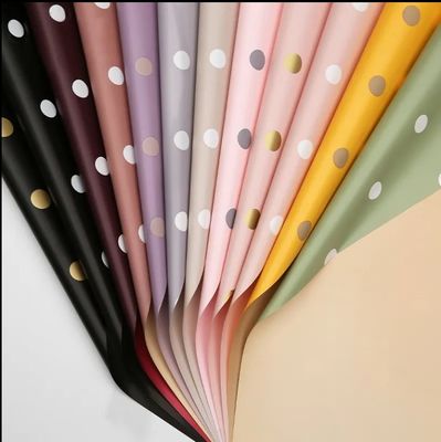 Хорошая цена. Водонепроницаемая 8цветная бумага для цветочной упаковки для цветочника онлайн