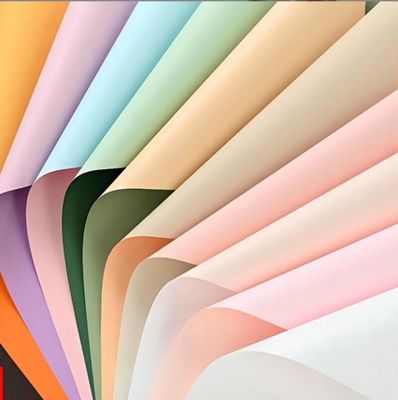 Хорошая цена. Оптовая бумага для упаковки цветов, двухцветная водонепроницаемая бумага Ouya, букеты цветов, подарки, упаковочные материалы для цветочных магазинов, бумага для упаковки подарков онлайн