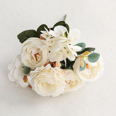 Хорошая цена. Симулированный букет роз в европейском стиле с маленькой ручкой, поддельные цветы, домашнее украшение гостиной, симулированный букет из 6 гортензий, розы гибискуса онлайн