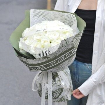 Хорошая цена. Классическая печатная DIY водонепроницаемая цветовая бумага для упаковки цветочных магазинов во многих цветах водонепроницаемая и прочная онлайн