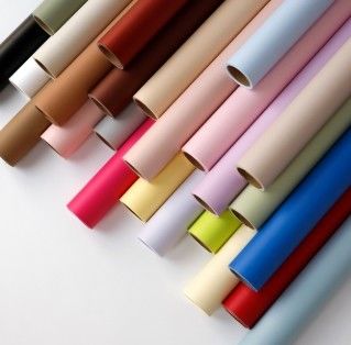 Хорошая цена. Водонепроницаемая цветочная упаковочная бумага для вечеринок разных цветов с дизайном «Матовое утреннее марево» онлайн