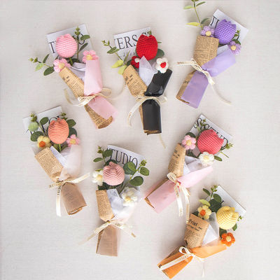 Хорошая цена. Пограничная популярная ручная вязаная гвоздика гвоздика вязаная пряжа цветочная роза подарочная коробка День матери готовый букет подарок онлайн