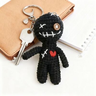 Хорошая цена. Black Color Evil Crochet Doll Customized Knitting Cursed Doll with Red Heart Handmade Keychain Hanger for pp Stuffed Plush Doll онлайн